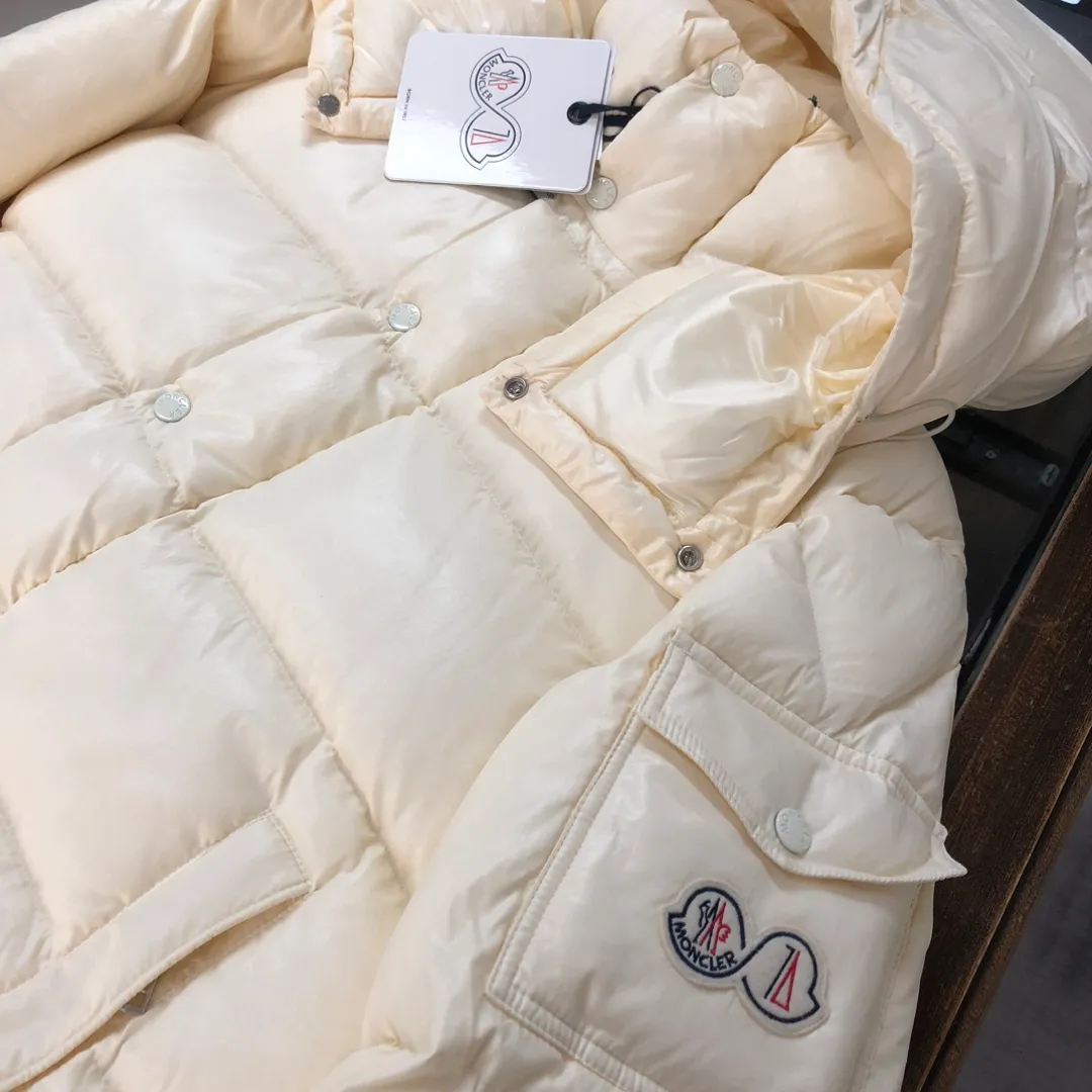 P390 Moncler/ 2026 70 、 。 DNA ， ， 。 Classic ， 、 。 Classic 70 。 Quality， 90 ，Premium Quality ， ，Black ！ Sizes M-3XL